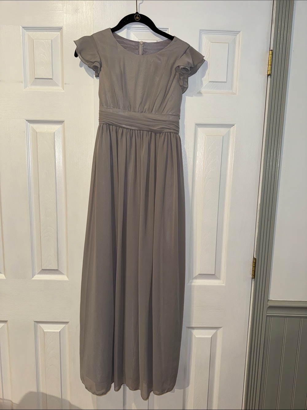 Girls NWT Grey Maxi Chiffon Dress with Flutter‎ Sleeves size 12